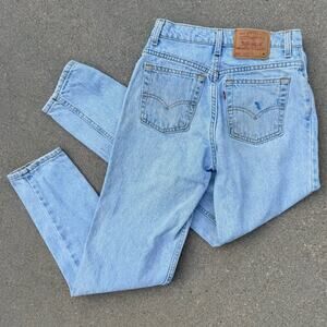Vintage 90s Levi’s 550 Light Wash Relaxed Fit Tapered Leg Jeans Size 7 MED